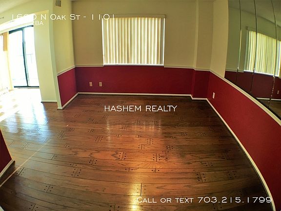 4th image of 1600 N Oak St APT 1101