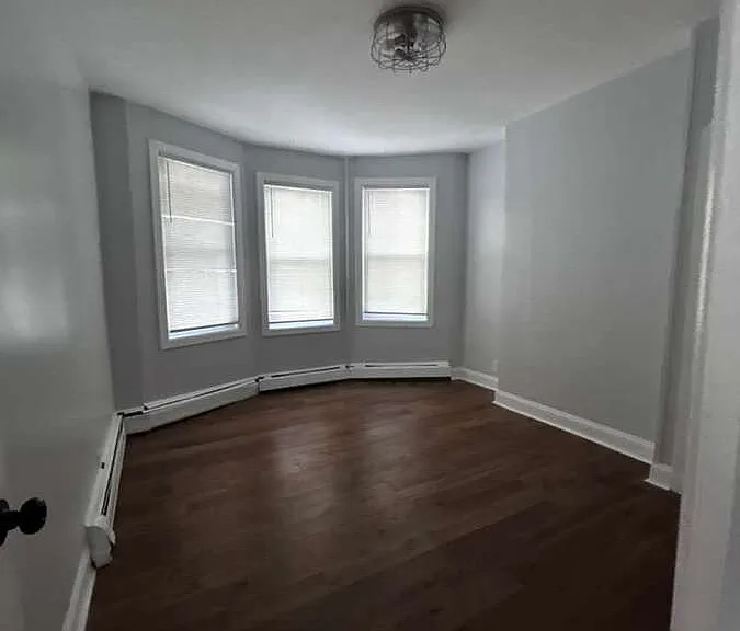 162 Linden St — Photo 6