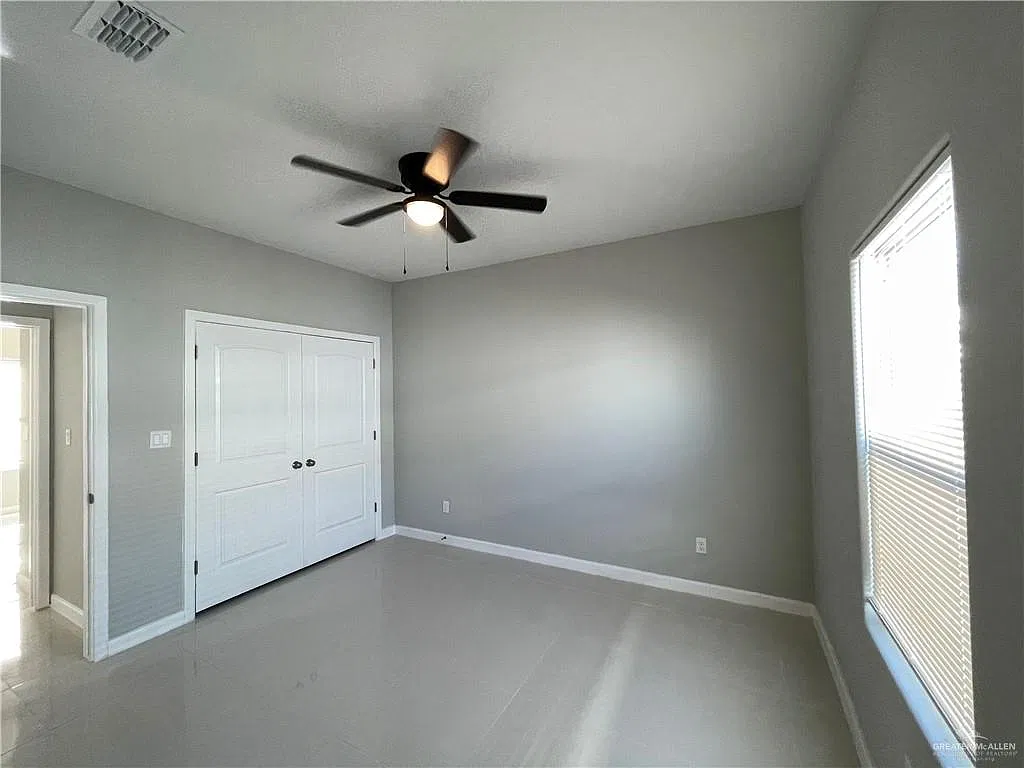 3 bed, 2.0 bath, 1075 sqft, $1,150 — Photo 4