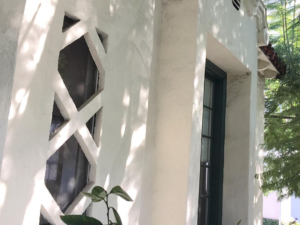 1st image of 7919 Waring Ave