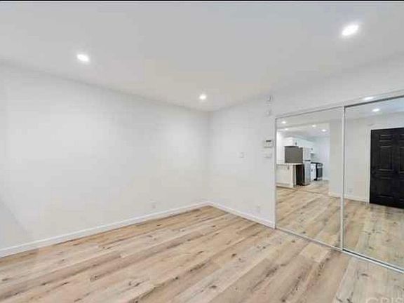 3rd image of 919 N Stanley Ave #3/4