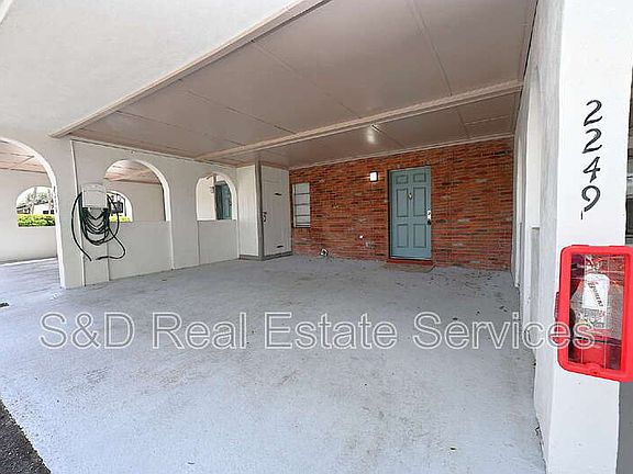 2nd image of 2249 9th St SE