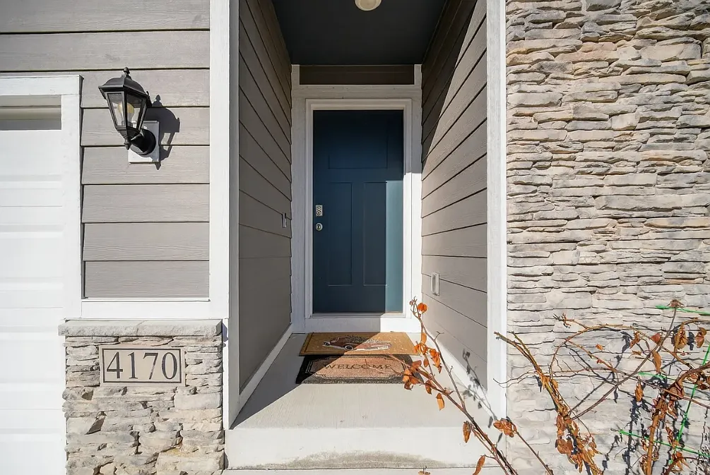 3 bed, 1261 sqft, $2,295 — Photo 2