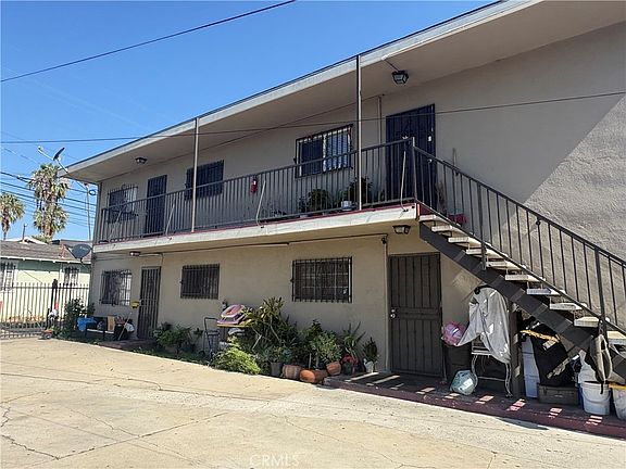 3rd image of 2023 Lemon Ave APT 4