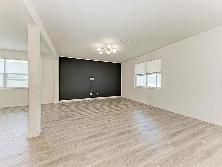 5826 143rd Ct E — Photo 8