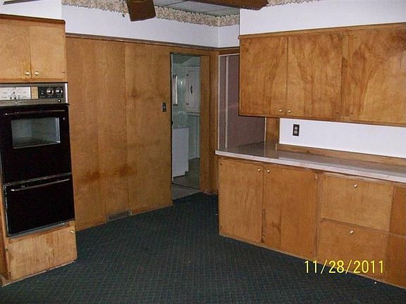 5th image of 207 N Adams St