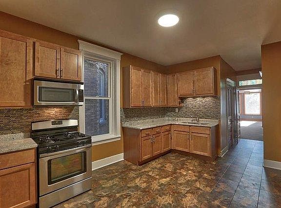 3rd image of 2447 N California Ave #1F