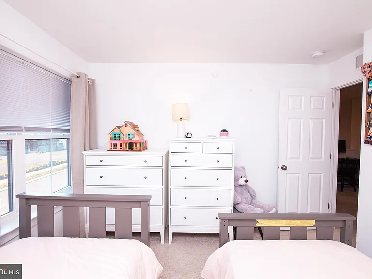 313 Estate Dr — Photo 2