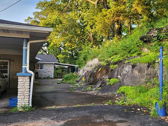 2nd image of 15277 Kentucky Rd