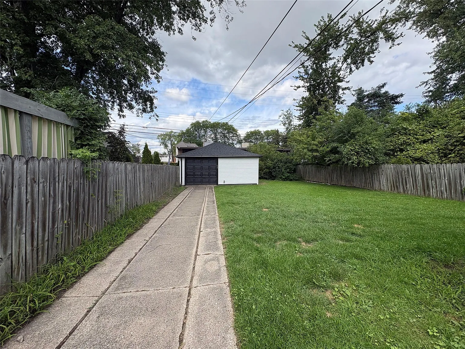2 bed, 1.0 bath, 967 sqft, $1,750 — Photo 3