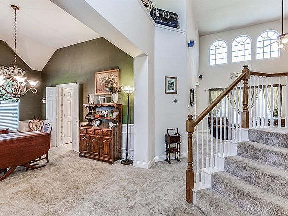 2nd image of 6615 Baycrest Cir