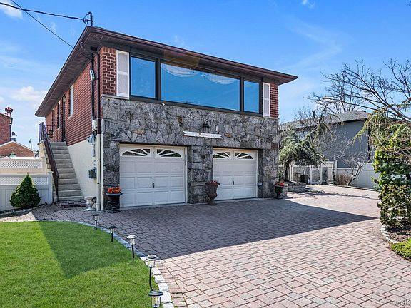 2nd image of 138-10 11 Avenue
