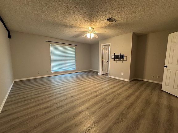 5th image of 860 40th St SE