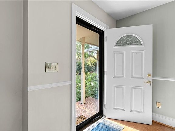 4th image of 237 Old Rock Rd