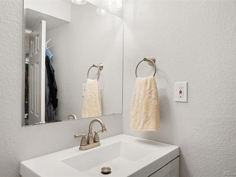 13004 King Cir — Photo 30