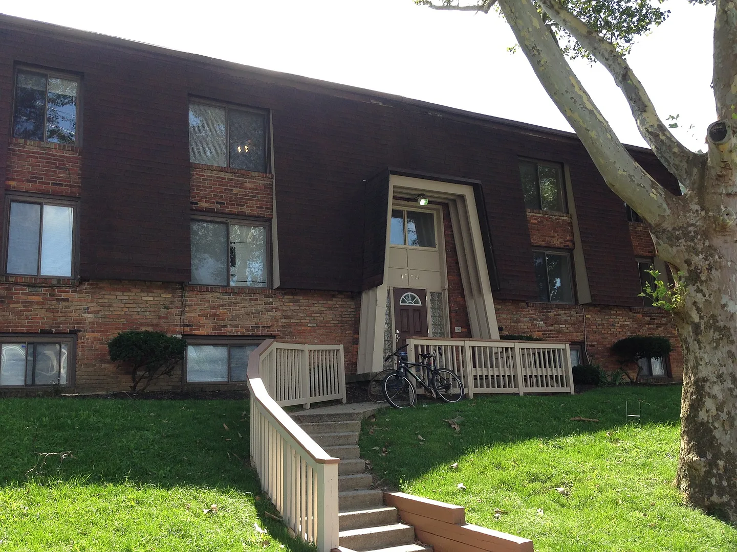 Summit St 1770 1770 — Photo 2