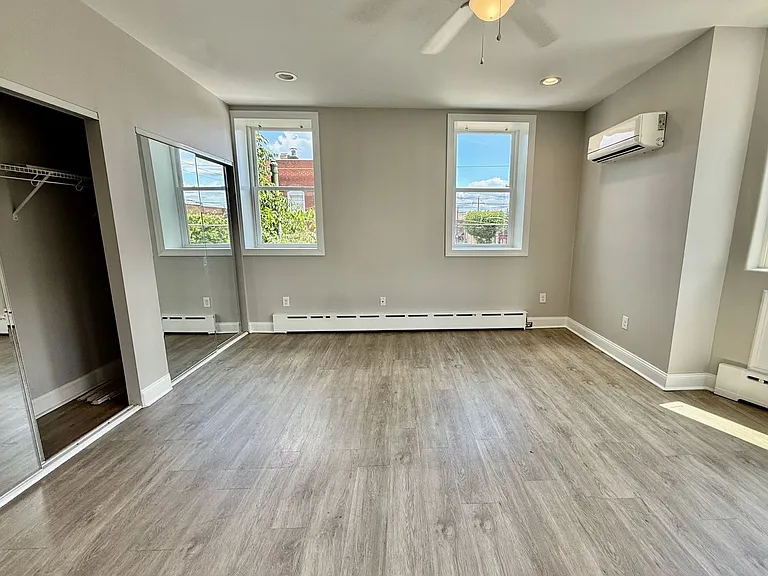 2240 S 11th St — Photo 24
