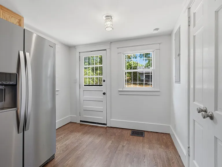 1911 Shelby Ave — Photo 18