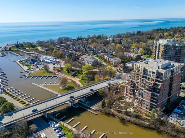 111 Forsythe St #405, Oakville, ON L6K 3J9