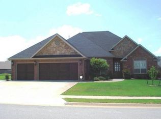 6208 S 26th St, Rogers, AR 72758