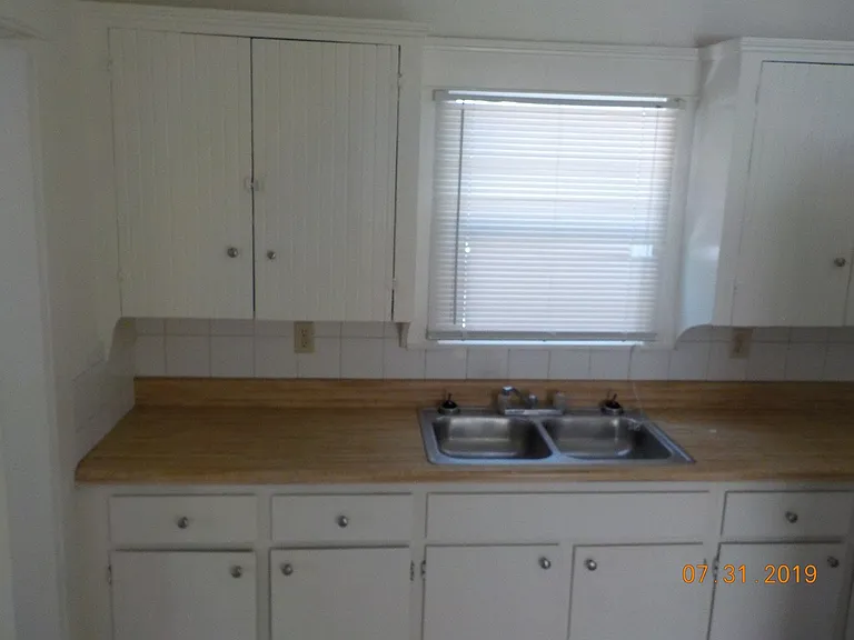 1220 G St — Photo 8