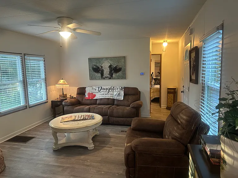 115 Ridgeway Ct — Photo 11