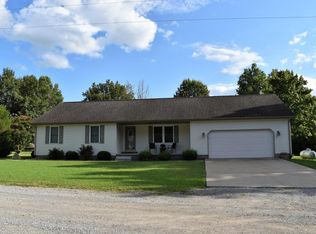 10979 Frosty Ln, Johnston City, IL 62951