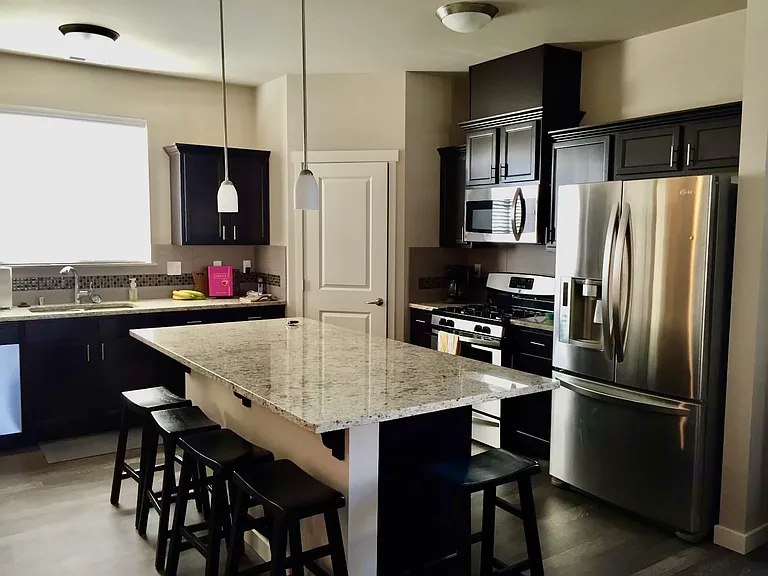11533 Hudson Ln — Photo 3