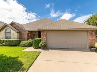 729 Blue Marlin Dr, Burleson, TX 76028