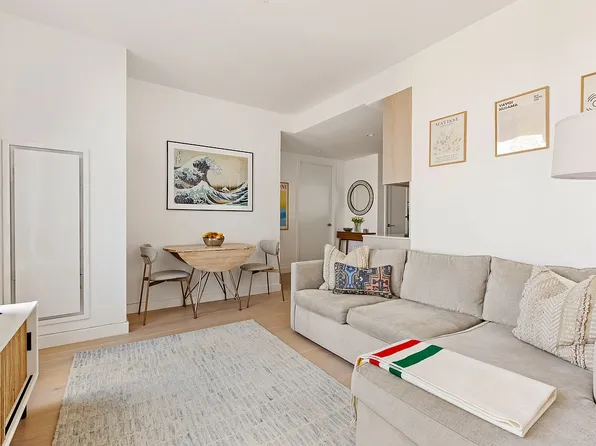 3 Court Sq APT 1905, Long Island City, NY 11101