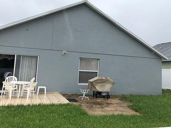 5th image of 949 Lake Charles Dr