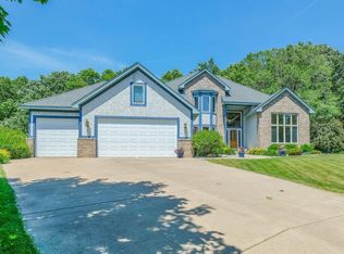 11671 Oakview Ct, Champlin, MN 55316