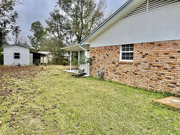 Side yard/Shed