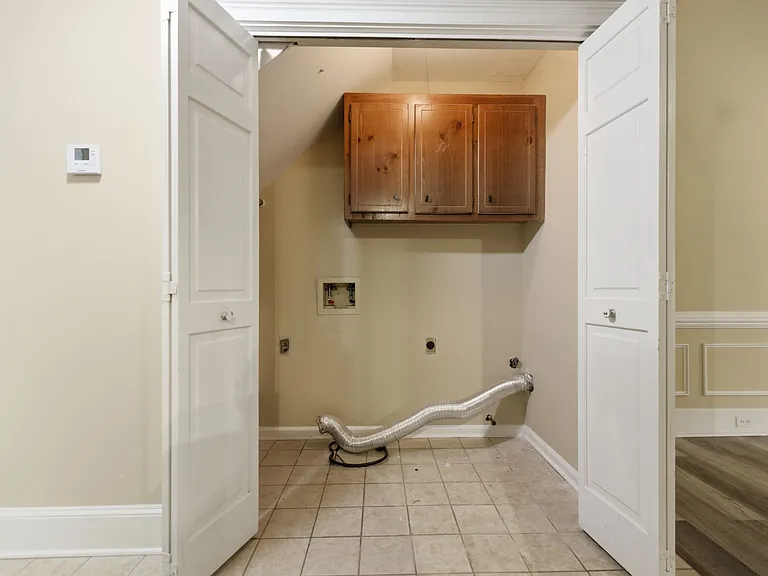 320 Forestgate Ct — Photo 15