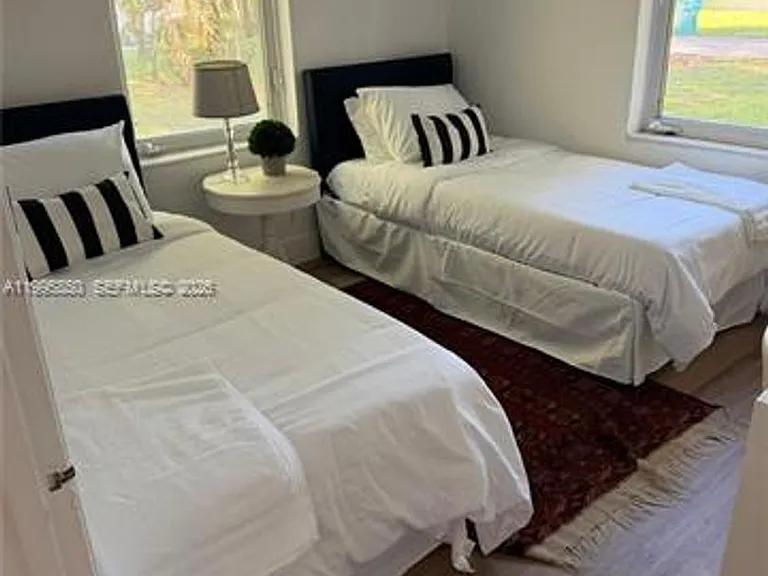 11201 NE 10th Ave #11201 — Photo 4