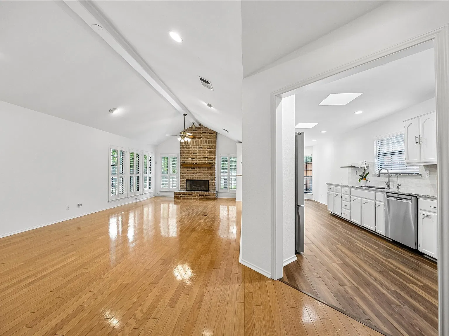 3 bed, 1946 sqft, $3,150 — Photo 4