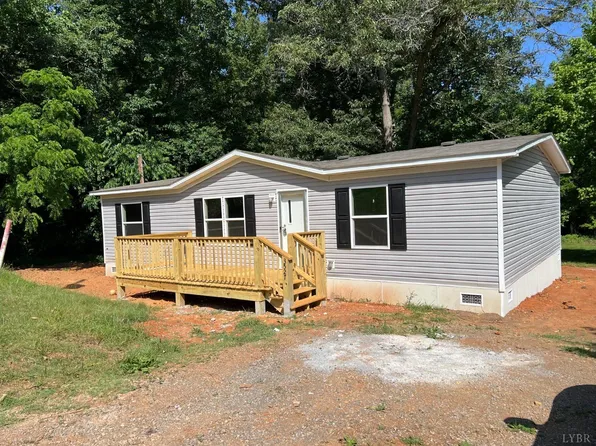 3527 Nicopolis Dr, Bedford, VA 24523