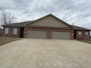5046 Raintree Cir #B, Joplin, MO 64804