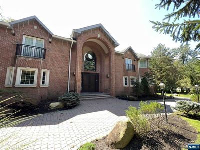3 Pine Ter, Demarest, NJ, 07627