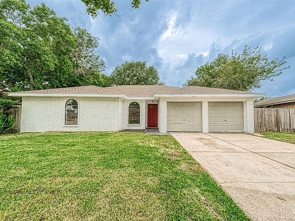 4th image of 3814 Maplewood Dr