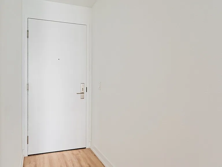 135 E Liberty St #1613 — Photo 8