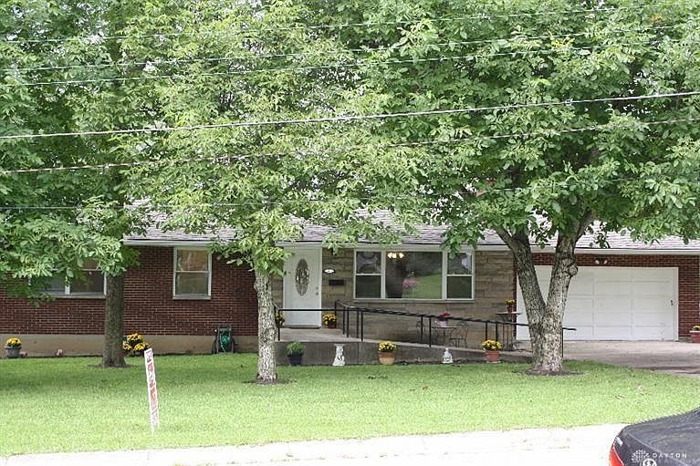 1st image of 911 N 12th St