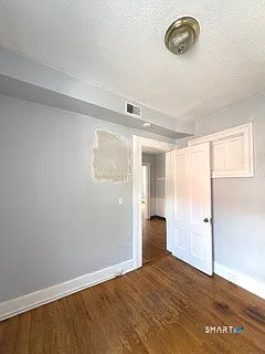 2 bed, 1.0 bath, 700 sqft, $1,500 — Photo 3