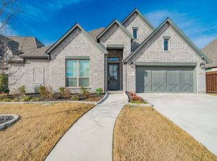 10480 Gray Hills Dr, Fort Worth, TX 76126