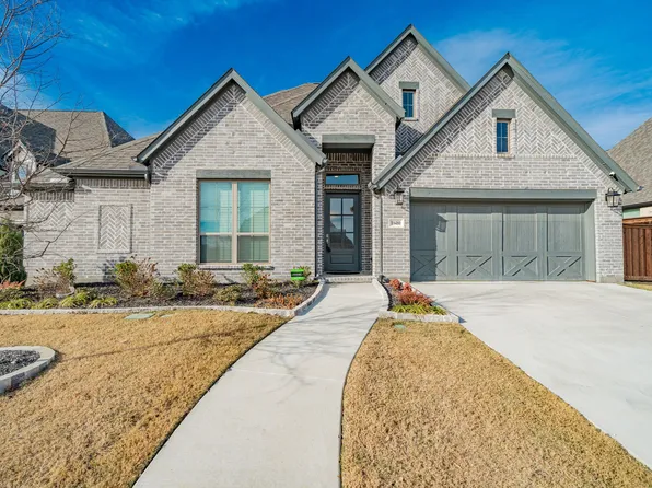 10480 Gray Hills Dr, Fort Worth, TX 76126