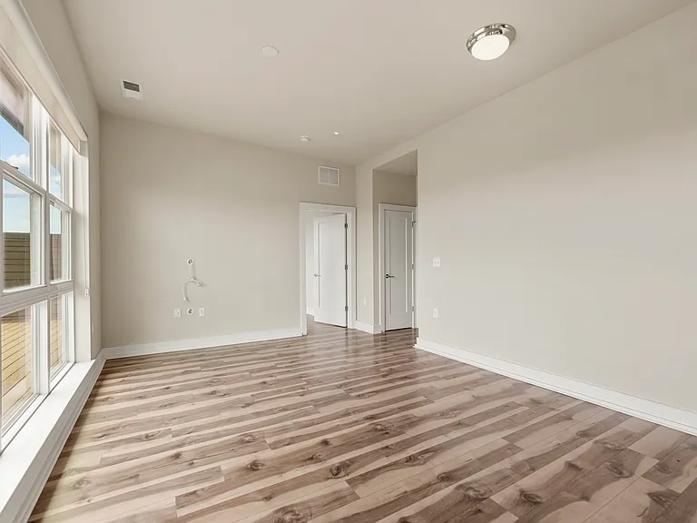 1800 Mount Vernon Ave #401 — Photo 11