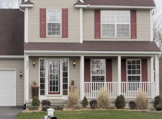 527 Hewitt St, Howell, MI 48843