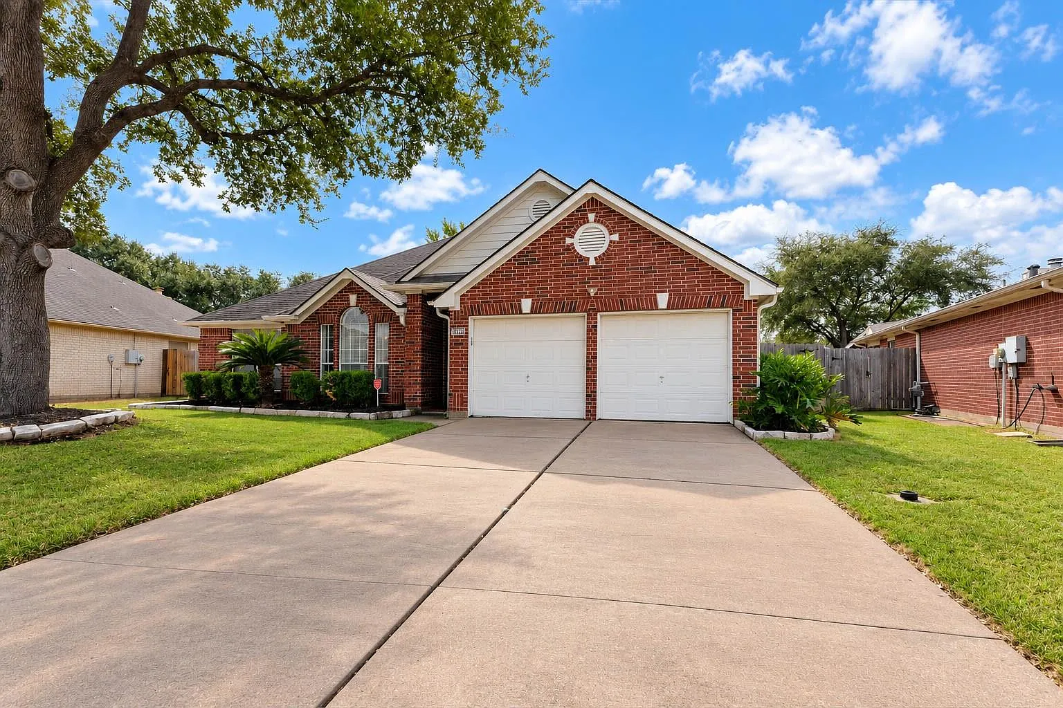 3 bed, 4.0 bath, 1763 sqft, $1,900 — Photo 1