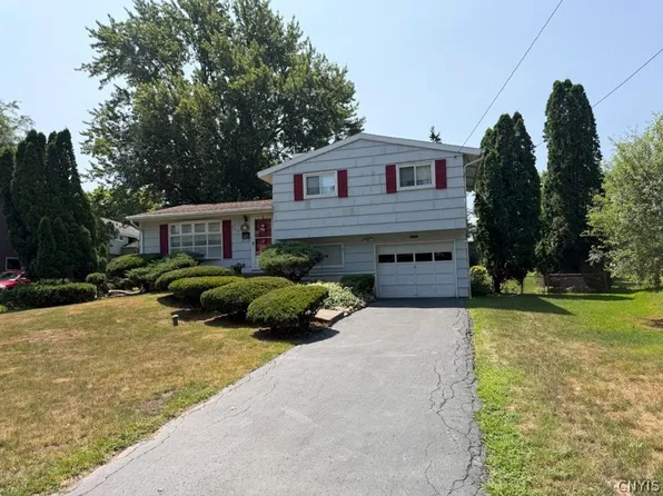 250 Blackberry Rd, Liverpool, NY 13090