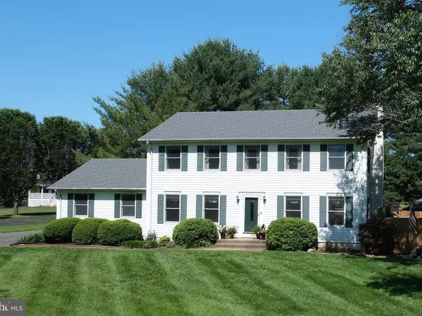 7446 Opal Ct, Warrenton, VA 20186